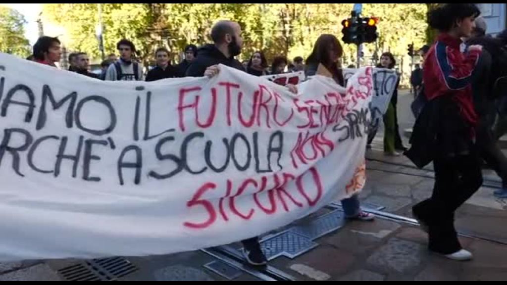 “i-diritti-non-si-meritano”:-studenti-in-piazza-in-tutta-italia